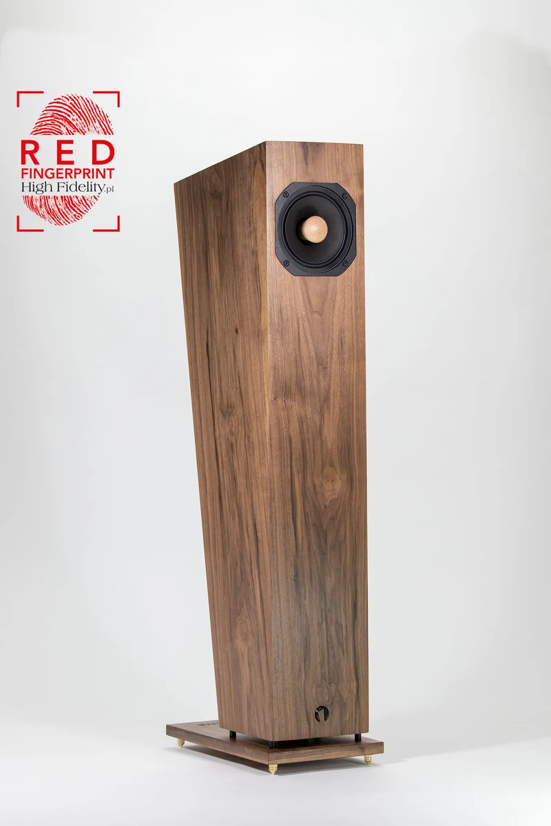Closer Acoustics Forlane Walnut Veneer Finish