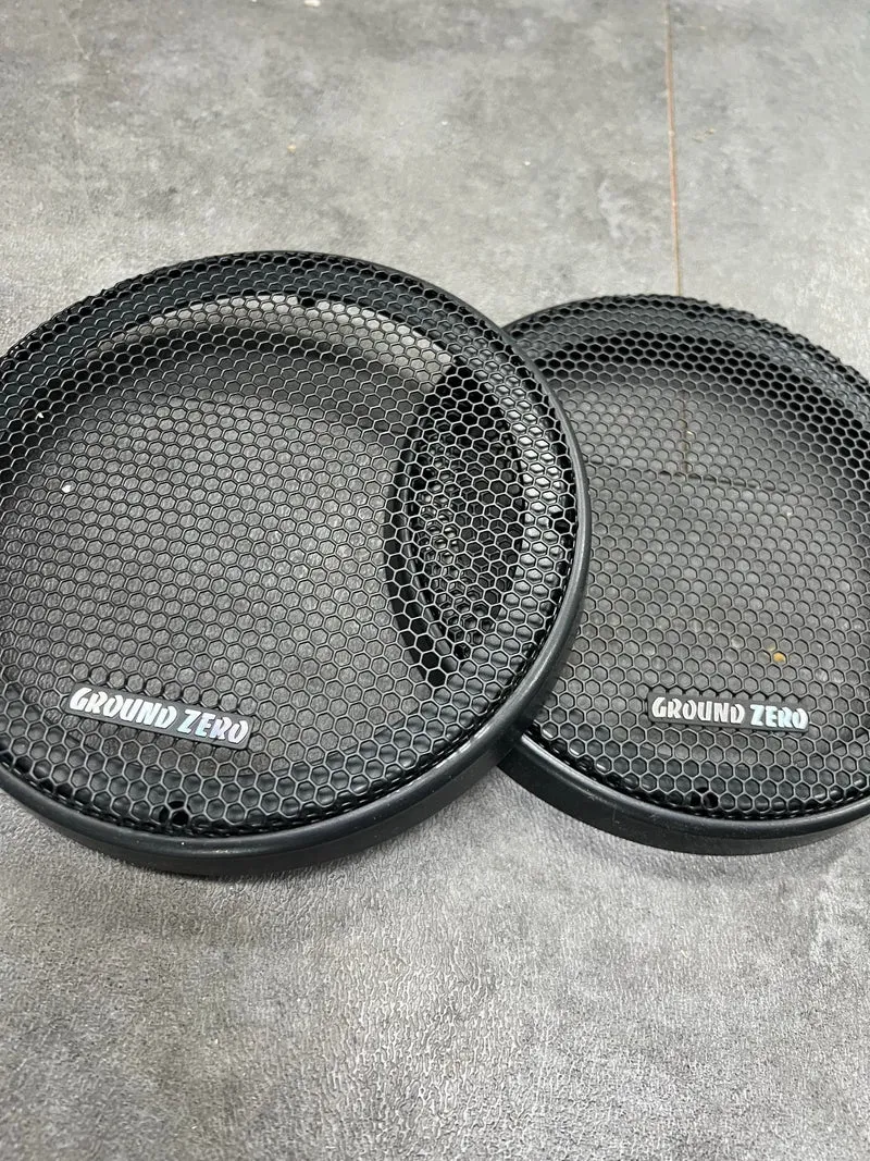 Grilles de Protection Ground Zero - Paire - Design Hexagonal - Logo Ground Zero
