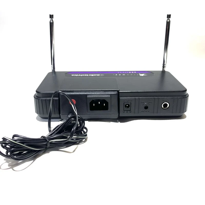 Audio-Technica 200 Series Freeway Wireless Microphone System w/ ATM70 Headset Microphone, ATW-T201 Bodypack Transmitter #2189 - USED