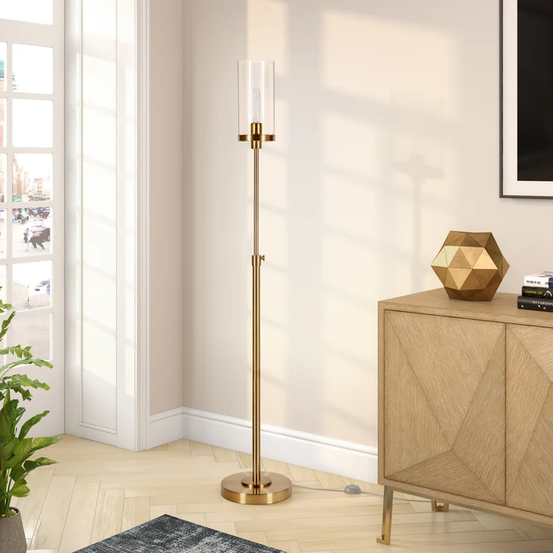 Hudson&Canal - Lampadaire Frieda 66" de haut avec abat-jour en verre - Laiton/Transparent