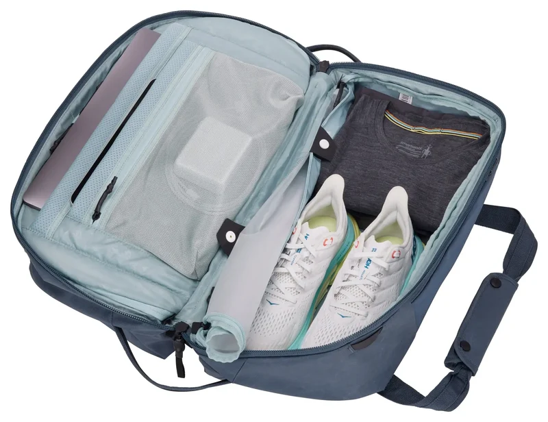 THULE Aion Travel Gym Wet Gear Duffel Bag with Laptop Compartment 35L Dark Slate