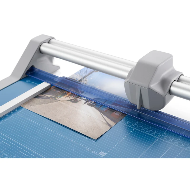 Dahle – Coupe-papier rotatif professionnel 550 de 14 1/8 po