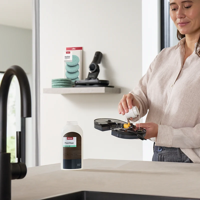 Miele - Aspirateur-balai sans fil Triflex HX3 Plus Aqua - noir obsidien