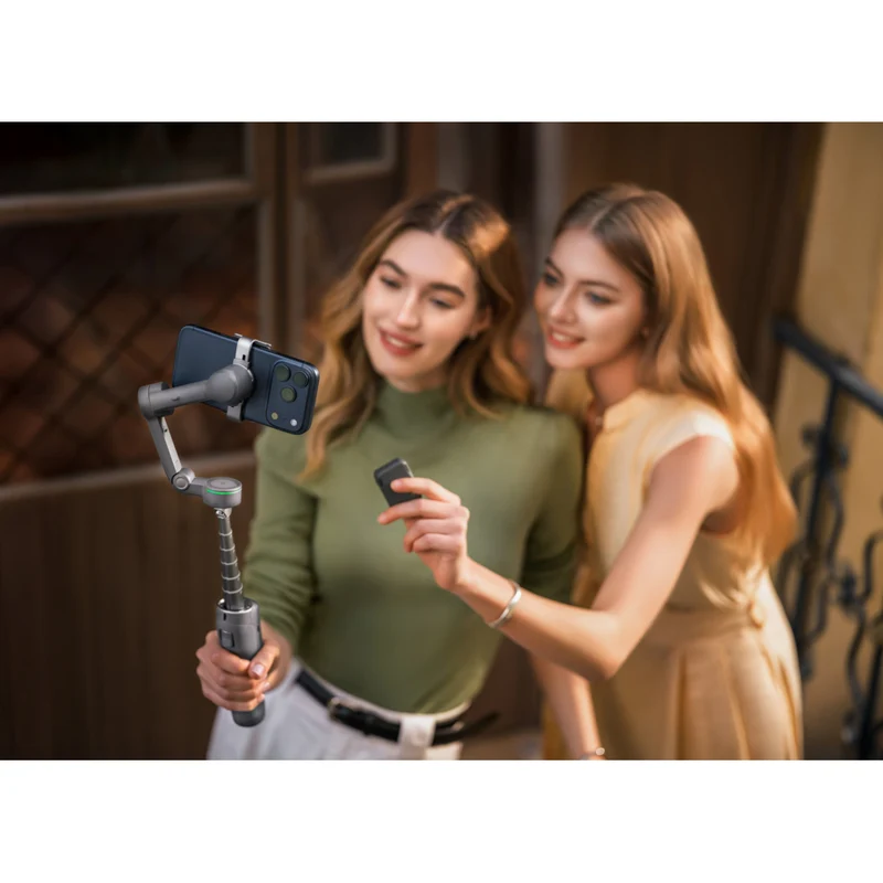 DJI - Stabilisateur pour téléphone Osmo Mobile 8P Bundle Créateur