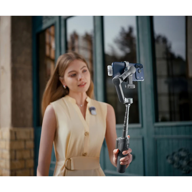 DJI - Stabilisateur pour téléphone Osmo Mobile 8P Bundle Créateur
