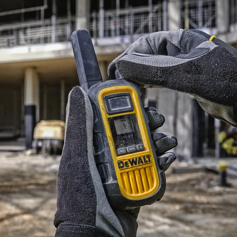 DEWALT - DXFRS800 lot de 48 radios robustes avec 8 chargeurs à 6 ports