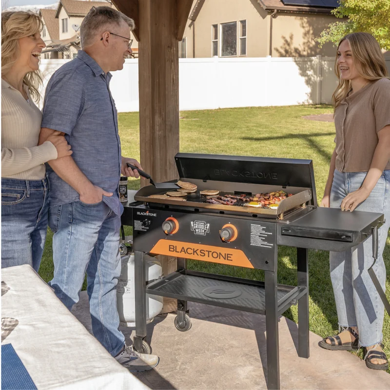 Blackstone 28" Limited Edition Omnivore Griddle With Limited Edition Black Spatula Set & Premium Soft Cover