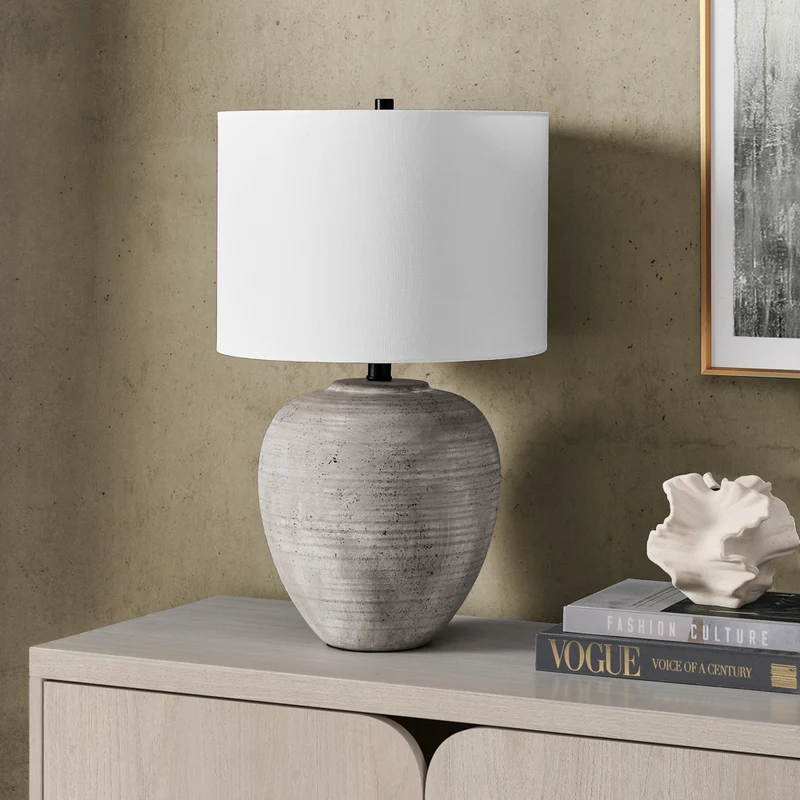 Hudson&Canal - Lampe de table en céramique Shira (58 cm) avec abat-jour en tissu - Terre cuite froide/blanc