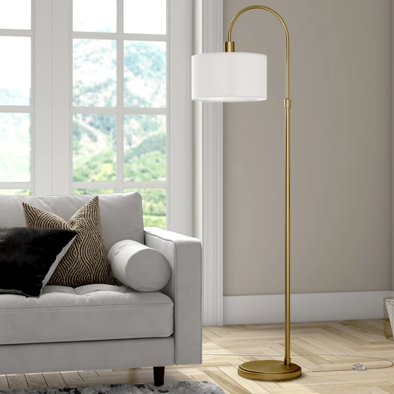 Hudson&Canal - Lampadaire Veronica Arc avec abat-jour en tissu - Laiton antique/blanc