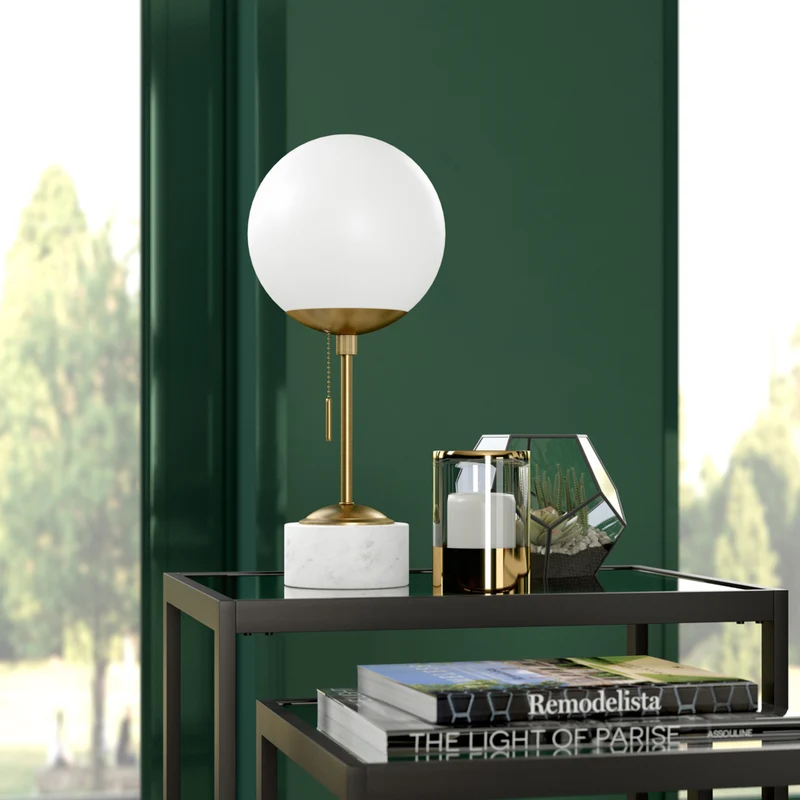 Hudson&Canal - Lampe de table Reagan 45 cm de haut avec abat-jour en verre - Laiton/marbre blanc/laiton blanc