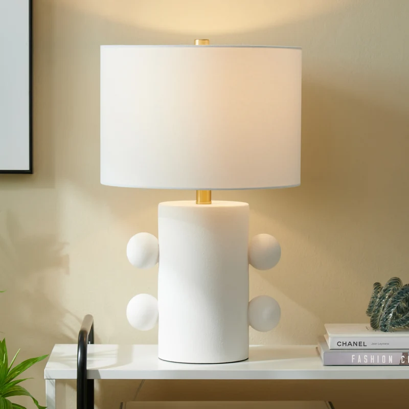 Hudson&Canal - Lampe de table Jurrah 50 cm de haut, petite, en céramique, avec abat-jour en tissu - Blanc mat/blanc
