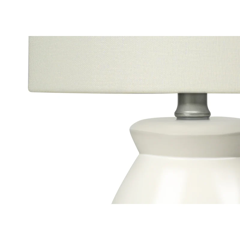 Monarch Specialties - Luminaire - 17 po H Lampe De Table - Crème Céramique - Abat-Jour Ivoire / Crème - Moderne